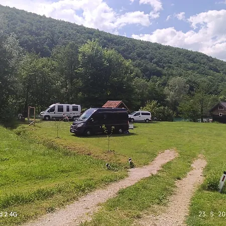 Kamp Suad Bihać